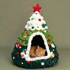 Christmas Tree Cat House & Bed – Winter Warm Enclosed Cat Nest, Cozy Security Hideaway for Cats & Kittens